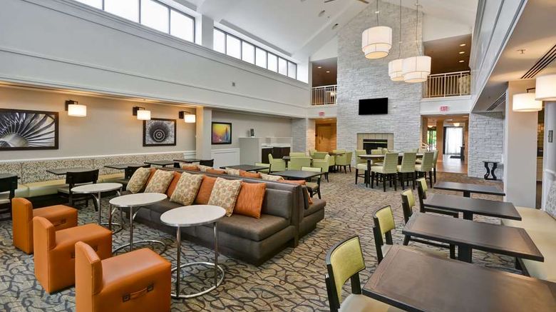 <b>Homewood Suites by Hilton Dulles Arpt Lobby</b>. Images powered by <a href="https://iceportal.shijigroup.com/" title="IcePortal" target="_blank">IcePortal</a>.