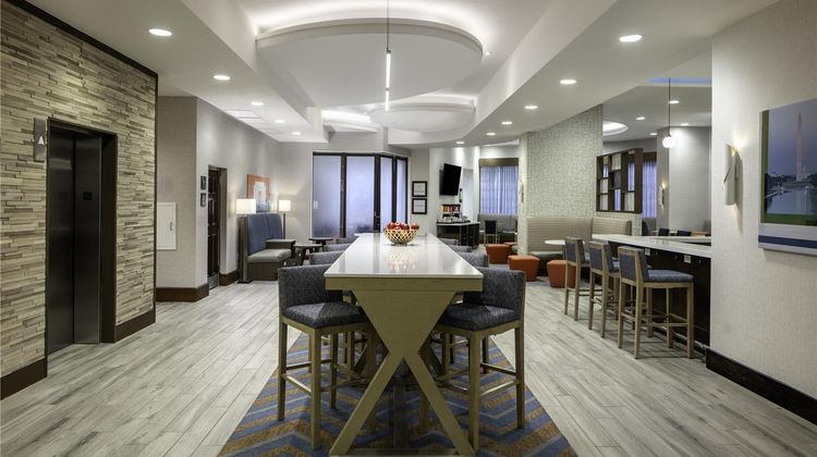 Hampton Inn Washington DC-Convention Ctr Lobby