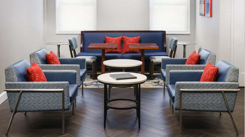 <b>Hampton Inn Washington, DC/White House Lobby</b>. Images powered by <a href="https://iceportal.shijigroup.com/" title="IcePortal" target="_blank">IcePortal</a>.