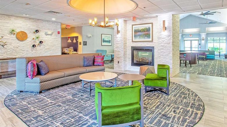 <b>Homewood Suites Leesburg Lobby</b>. Images powered by <a href="https://iceportal.shijigroup.com/" title="IcePortal" target="_blank">IcePortal</a>.