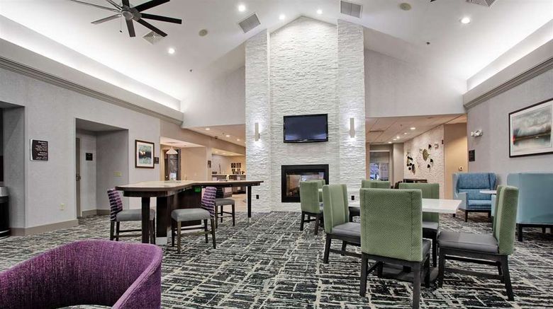 <b>Homewood Suites Leesburg Lobby</b>. Images powered by <a href="https://iceportal.shijigroup.com/" title="IcePortal" target="_blank">IcePortal</a>.