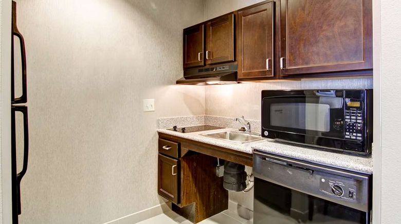 <b>Homewood Suites Leesburg Room</b>. Images powered by <a href="https://iceportal.shijigroup.com/" title="IcePortal" target="_blank">IcePortal</a>.