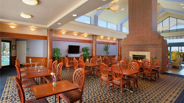 <b>Homewood Suites by Hilton Falls Church Lobby</b>. Images powered by <a href="https://iceportal.shijigroup.com/" title="IcePortal" target="_blank">IcePortal</a>.