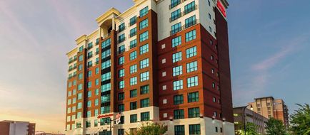 Hampton Inn & Suites National Harbor Exterior