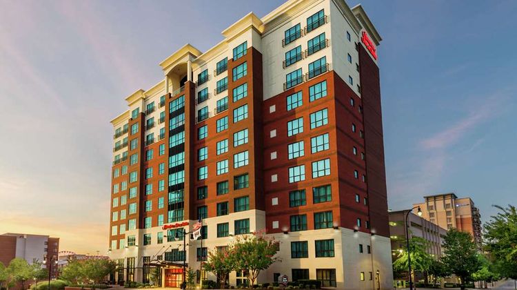 Hampton Inn & Suites National Harbor Exterior