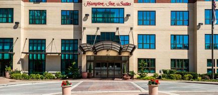 Hampton Inn & Suites National Harbor Exterior