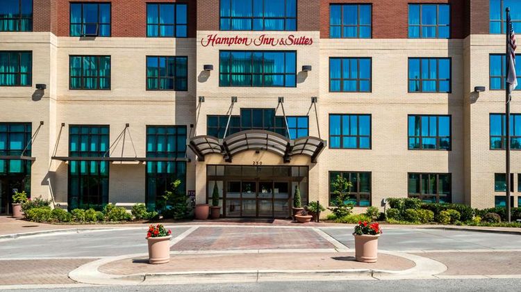 Hampton Inn & Suites National Harbor Exterior