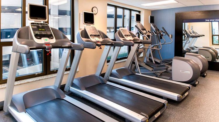Hampton Inn & Suites National Harbor Health