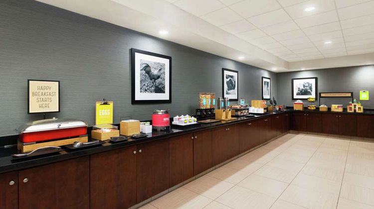 Hampton Inn & Suites National Harbor Restaurant