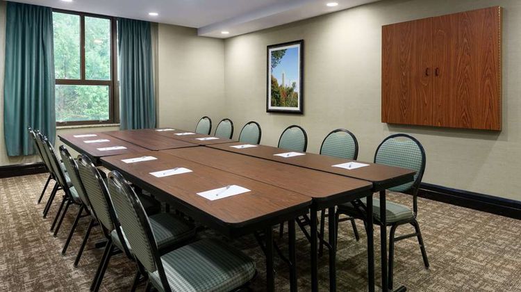 Hampton Inn & Suites National Harbor Meeting