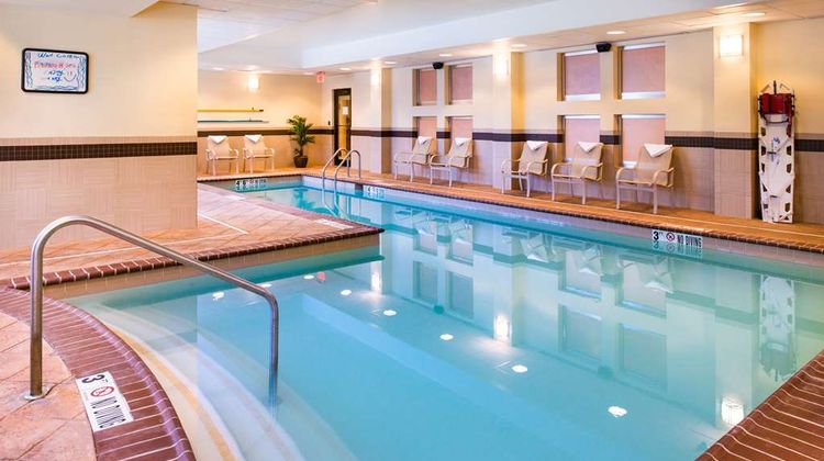 Hampton Inn & Suites National Harbor Pool