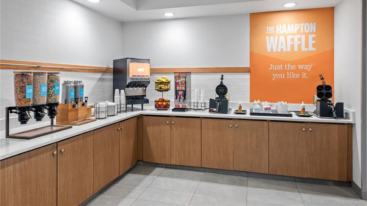 Hampton Inn & Suites National Harbor Restaurant