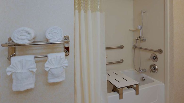 <b>Hampton Inn Warrenton Room</b>. Images powered by <a href="https://iceportal.shijigroup.com/" title="IcePortal" target="_blank">IcePortal</a>.