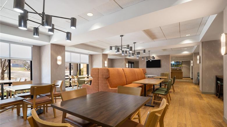 <b>Hampton Inn Warrenton Lobby</b>. Images powered by <a href="https://iceportal.shijigroup.com/" title="IcePortal" target="_blank">IcePortal</a>.