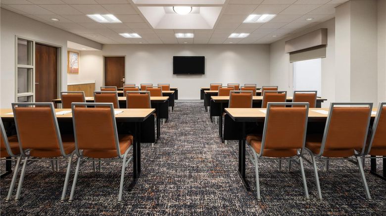 <b>Hampton Inn Warrenton Meeting</b>. Images powered by <a href="https://iceportal.shijigroup.com/" title="IcePortal" target="_blank">IcePortal</a>.
