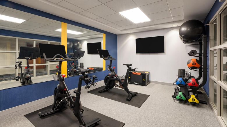 <b>Hampton Inn Warrenton Health</b>. Images powered by <a href="https://iceportal.shijigroup.com/" title="IcePortal" target="_blank">IcePortal</a>.