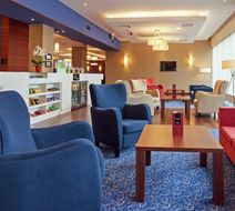 Hampton by Hilton Warsaw Airport Lobby