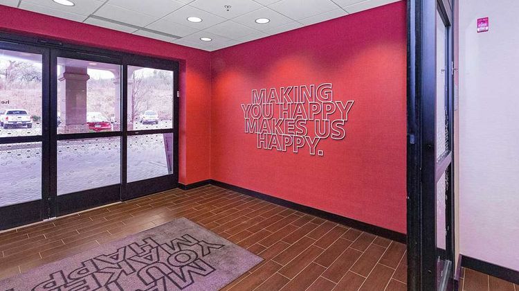 Hampton Inn - Waynesburg Lobby