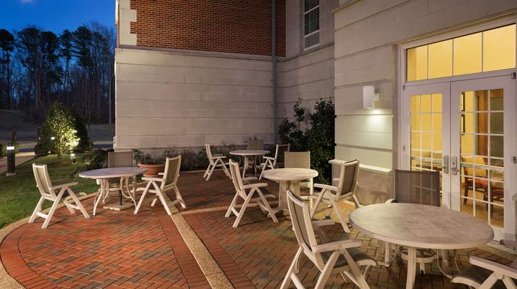 Hampton Inn & Suites Central Pool
