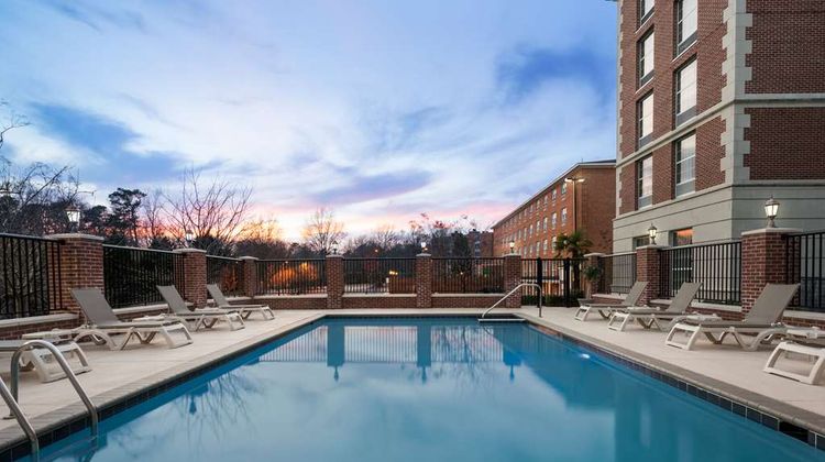 Hampton Inn & Suites Central Pool