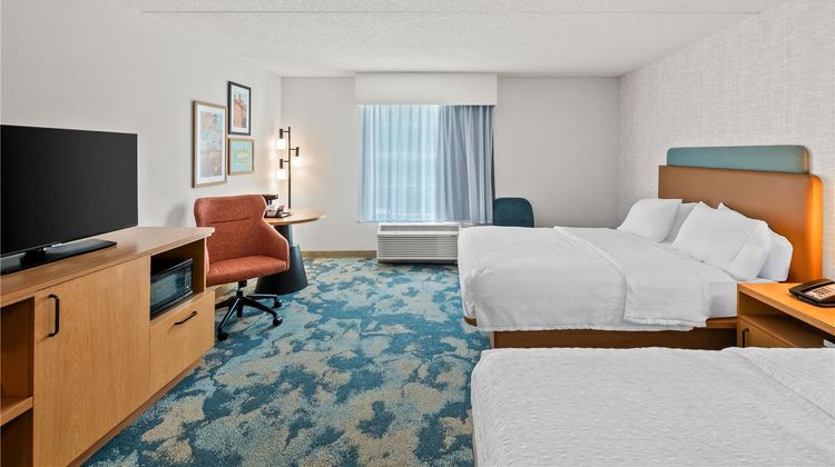 Hampton Inn & Suites Central Room