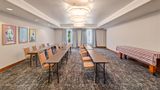 Hampton Inn & Suites Central Meeting