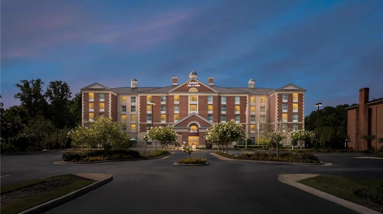 Hampton Inn & Suites Central Exterior