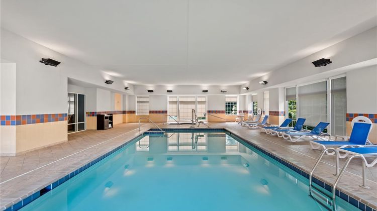 Hampton Inn & Suites Central Pool