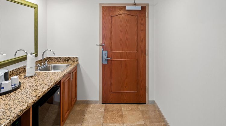 Hampton Inn & Suites Central Other