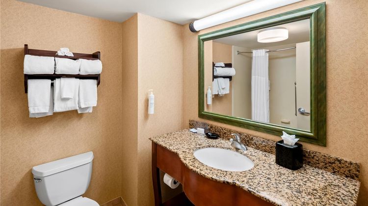 Hampton Inn & Suites Central Room