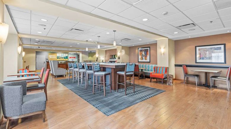 <b>Hampton Inn Denver Northeast Brighton Lobby</b>. Images powered by <a href="https://iceportal.shijigroup.com/" title="IcePortal" target="_blank">IcePortal</a>.