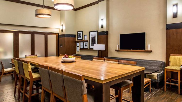 Hampton Inn & Suites Boulder-North Lobby