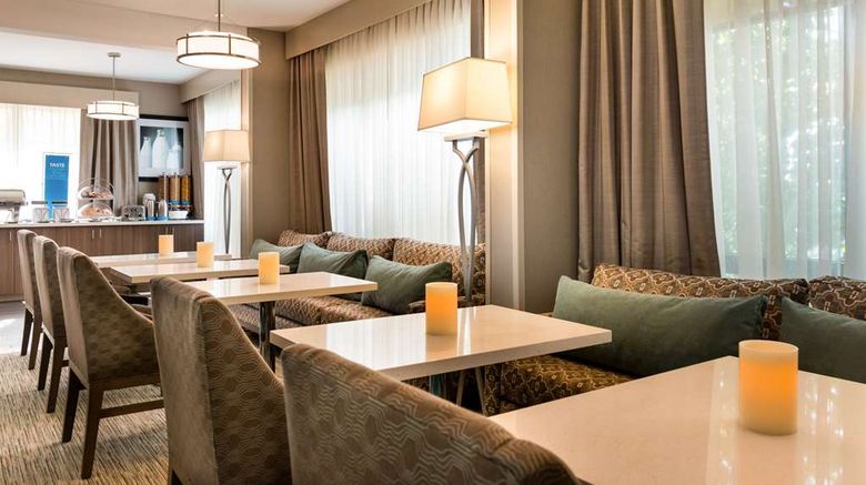 <b>Hampton Inn Los Angeles/West Covina Restaurant</b>. Images powered by <a href="https://iceportal.shijigroup.com/" title="IcePortal" target="_blank">IcePortal</a>.