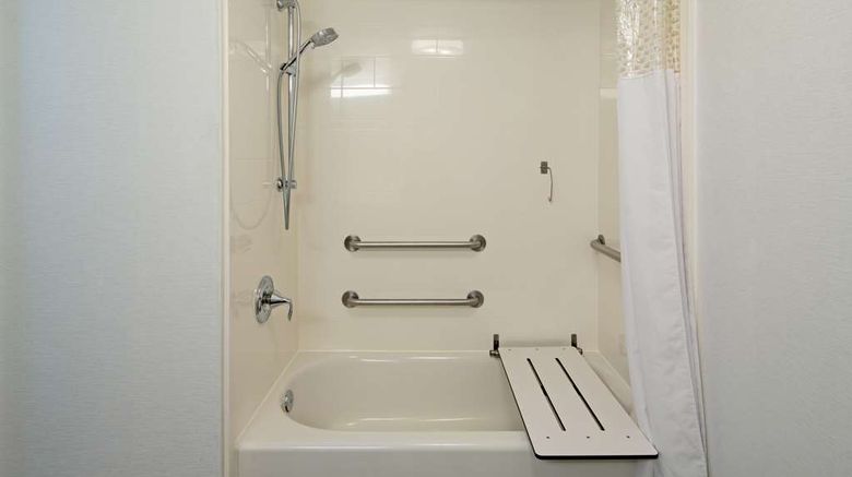 <b>Hampton Inn Los Angeles/West Covina Room</b>. Images powered by <a href="https://iceportal.shijigroup.com/" title="IcePortal" target="_blank">IcePortal</a>.