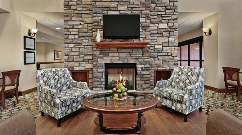 <b>Hampton Inn & Suites Enid Lobby</b>. Images powered by <a href="https://iceportal.shijigroup.com/" title="IcePortal" target="_blank">IcePortal</a>.