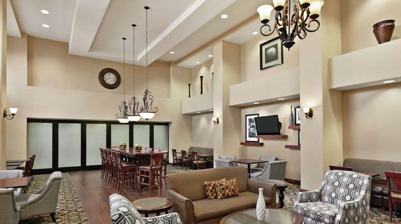 <b>Hampton Inn & Suites Enid Lobby</b>. Images powered by <a href="https://iceportal.shijigroup.com/" title="IcePortal" target="_blank">IcePortal</a>.