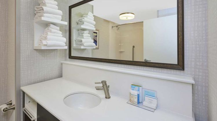 Hampton Inn & Suites Ogunquit Room