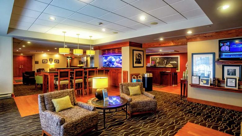 <b>Hampton Inn Wheeling Lobby</b>. Images powered by <a href="https://iceportal.shijigroup.com/" title="IcePortal" target="_blank">IcePortal</a>.