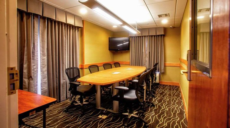 <b>Hampton Inn Wheeling Meeting</b>. Images powered by <a href="https://iceportal.shijigroup.com/" title="IcePortal" target="_blank">IcePortal</a>.