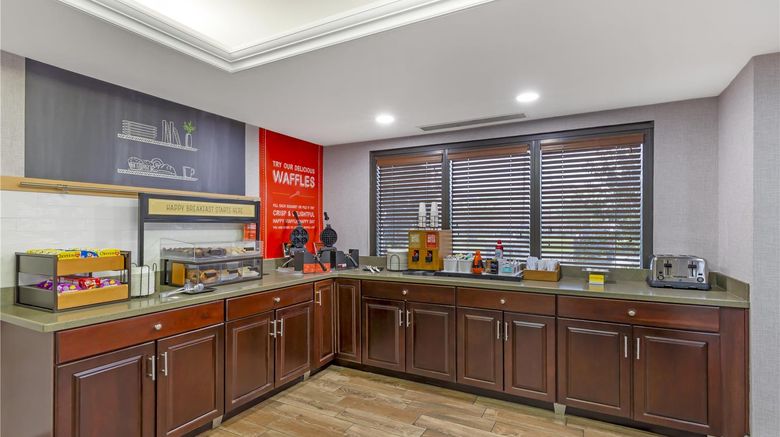 <b>Hampton Inn Washington Restaurant</b>. Images powered by <a href="https://iceportal.shijigroup.com/" title="IcePortal" target="_blank">IcePortal</a>.