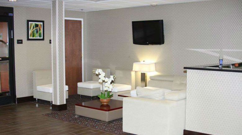 <b>Hampton Inn Williamston Lobby</b>. Images powered by <a href="https://iceportal.shijigroup.com/" title="IcePortal" target="_blank">IcePortal</a>.
