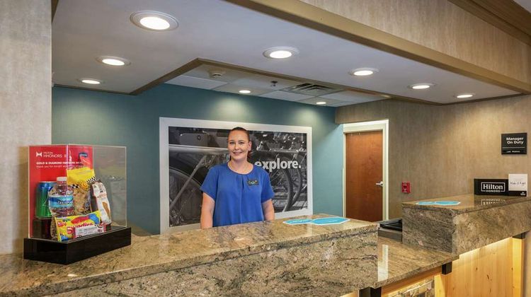 Hampton Inn Wilkesboro Lobby