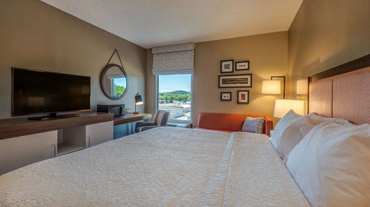 Hampton Inn Wilkesboro Room
