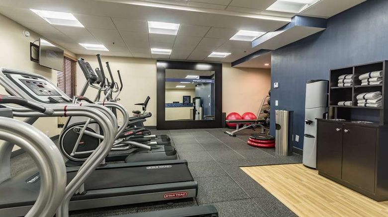 <b>Hampton Inn University/Mall Area Health</b>. Images powered by <a href="https://iceportal.shijigroup.com/" title="IcePortal" target="_blank">IcePortal</a>.