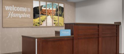 Hampton Inn University/Mall Area Lobby