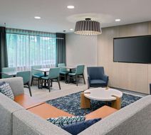 Hampton Inn Hartford/Airport Lobby