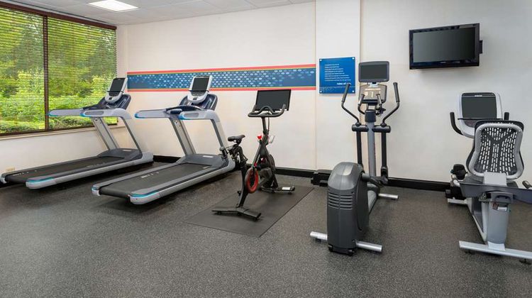 Hampton Inn Hartford/Airport Health