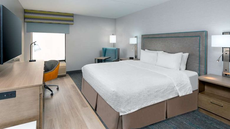 <b>Hampton Inn Hartford/Airport Room</b>. Images powered by <a href="https://iceportal.shijigroup.com/" title="IcePortal" target="_blank">IcePortal</a>.