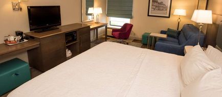 Hampton Inn Wooster Room