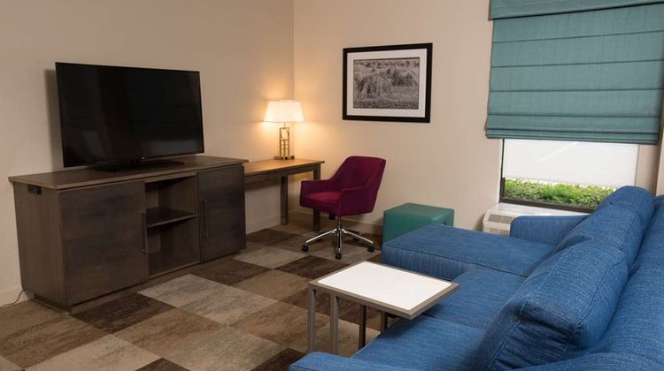 Hampton Inn Wooster Room